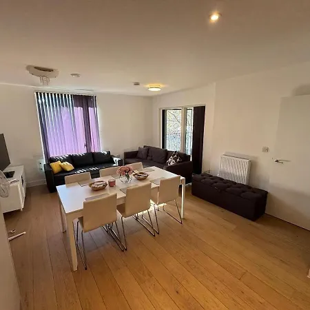 Spacious 3 Bed In Colindale